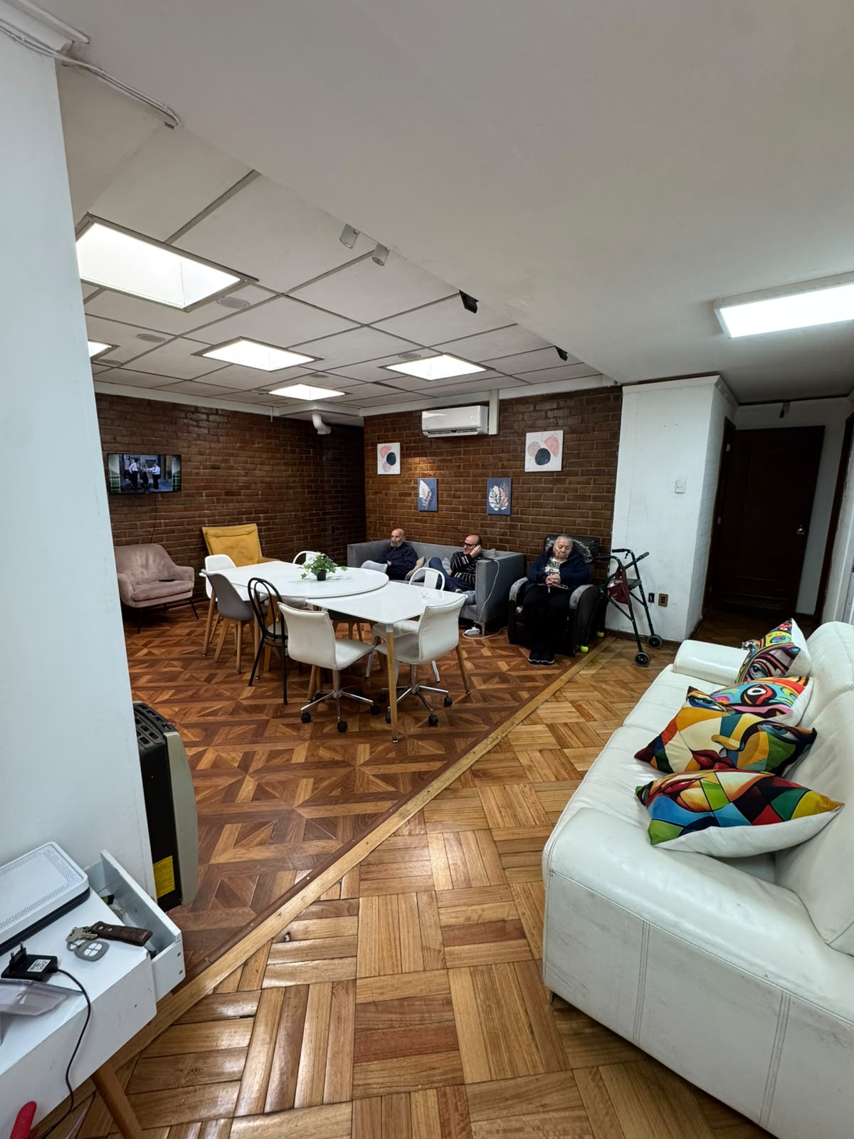 Sala común con residentes